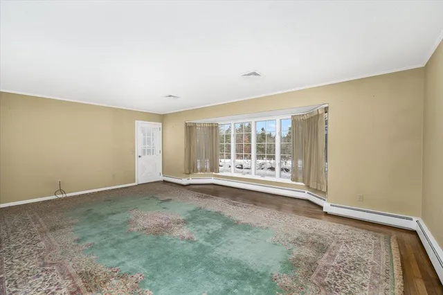 $679,900 | 11 Strawberry Hill Road, Bedford, NH 03110