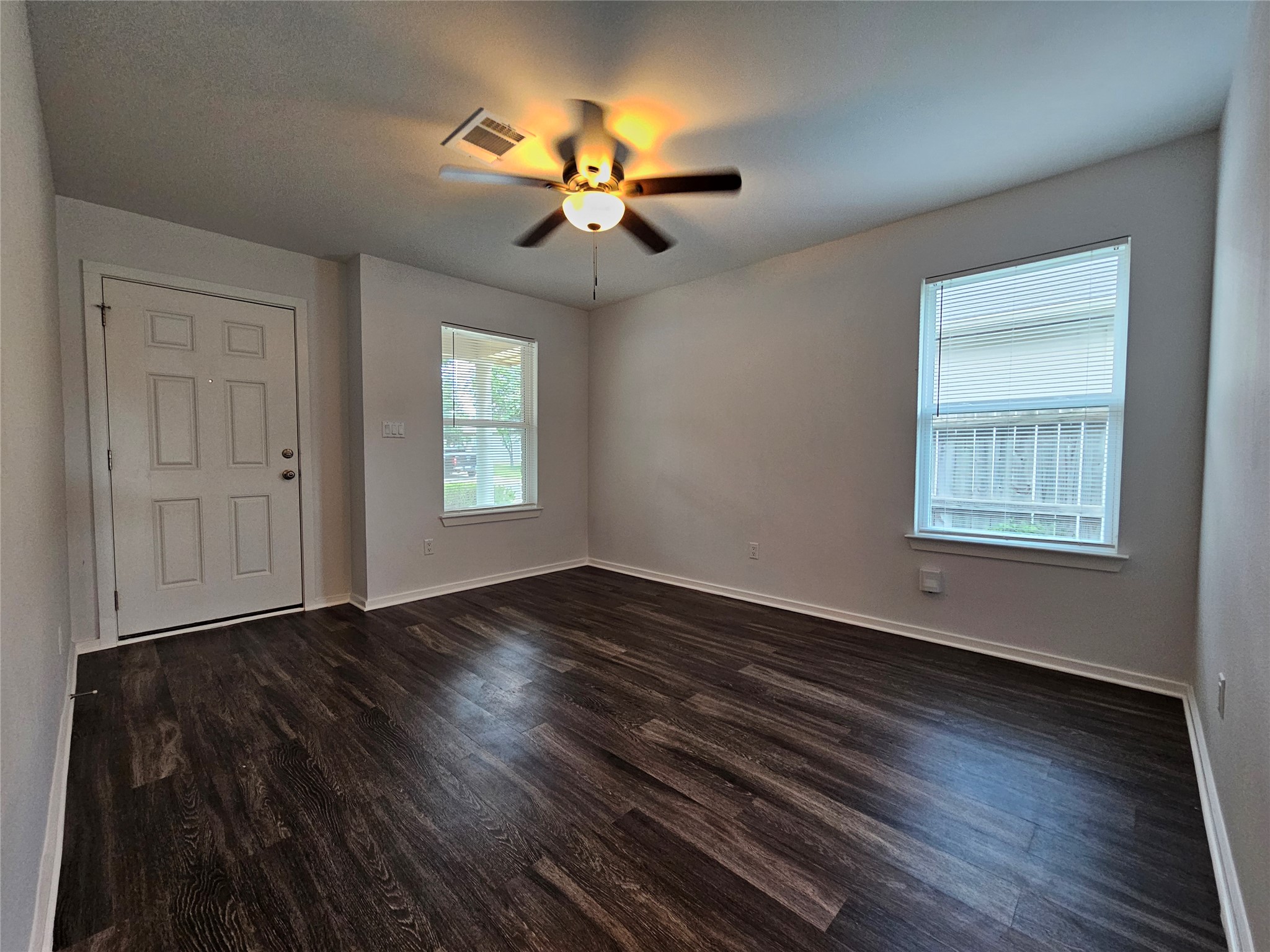 16721 Hamilton Point Circle Manor, TX 78653 - Photo 4 of 32