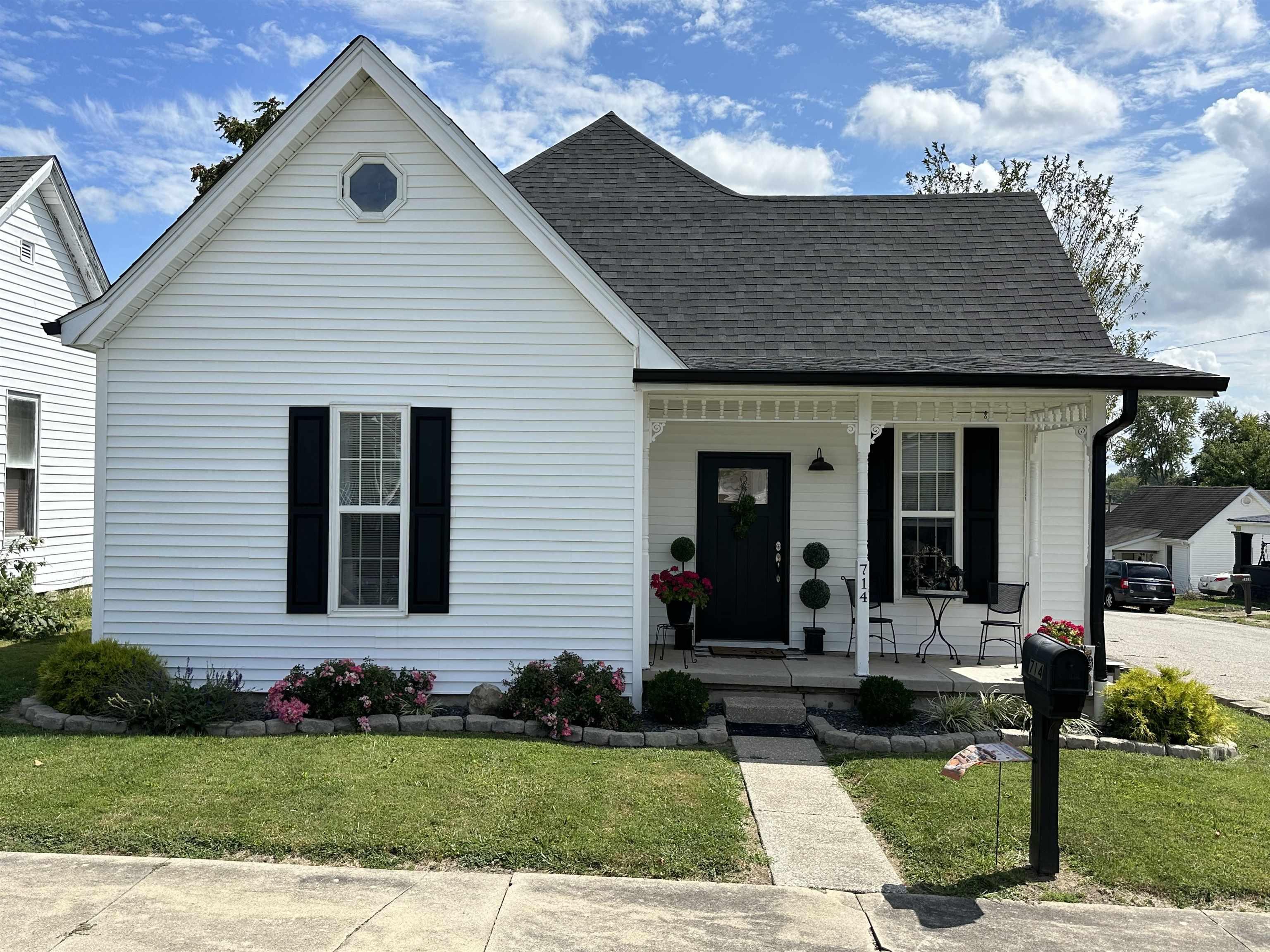 714 Q Street Bedford, IN 47421 - Photo 3 of 36