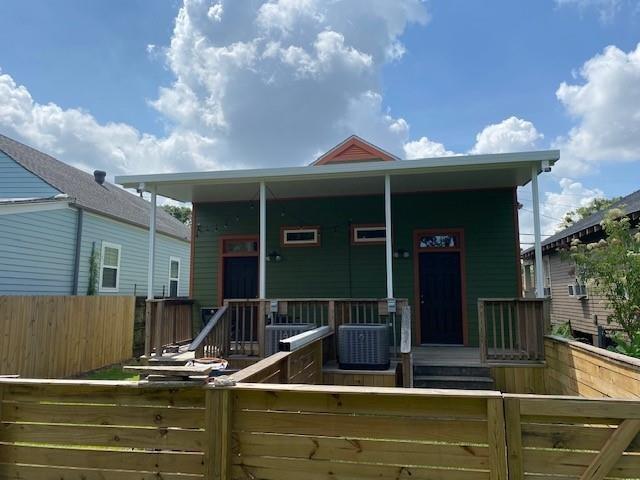 927 9th Street Gretna, LA 70053 - Photo 3 of 14