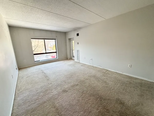 $2,500 | 14 Heron Street, Unit 208, Boston, MA 02132