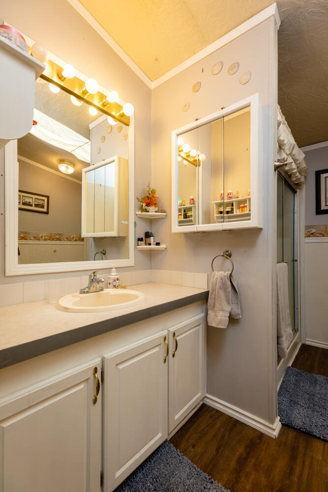 9332 Reeder Road Klamath Falls, OR 97603 - Photo 23 of 54 9332ReederRd-Bonnie-13