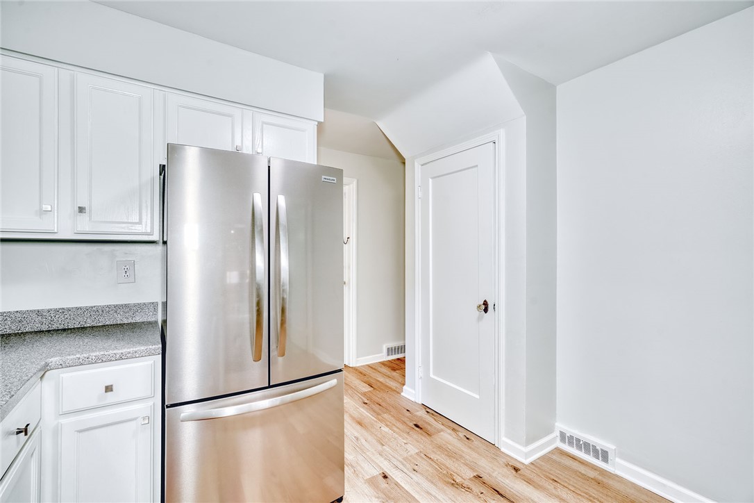 76 Valley View Crescent Irondequoit, NY 14617 - Photo 20 of 47