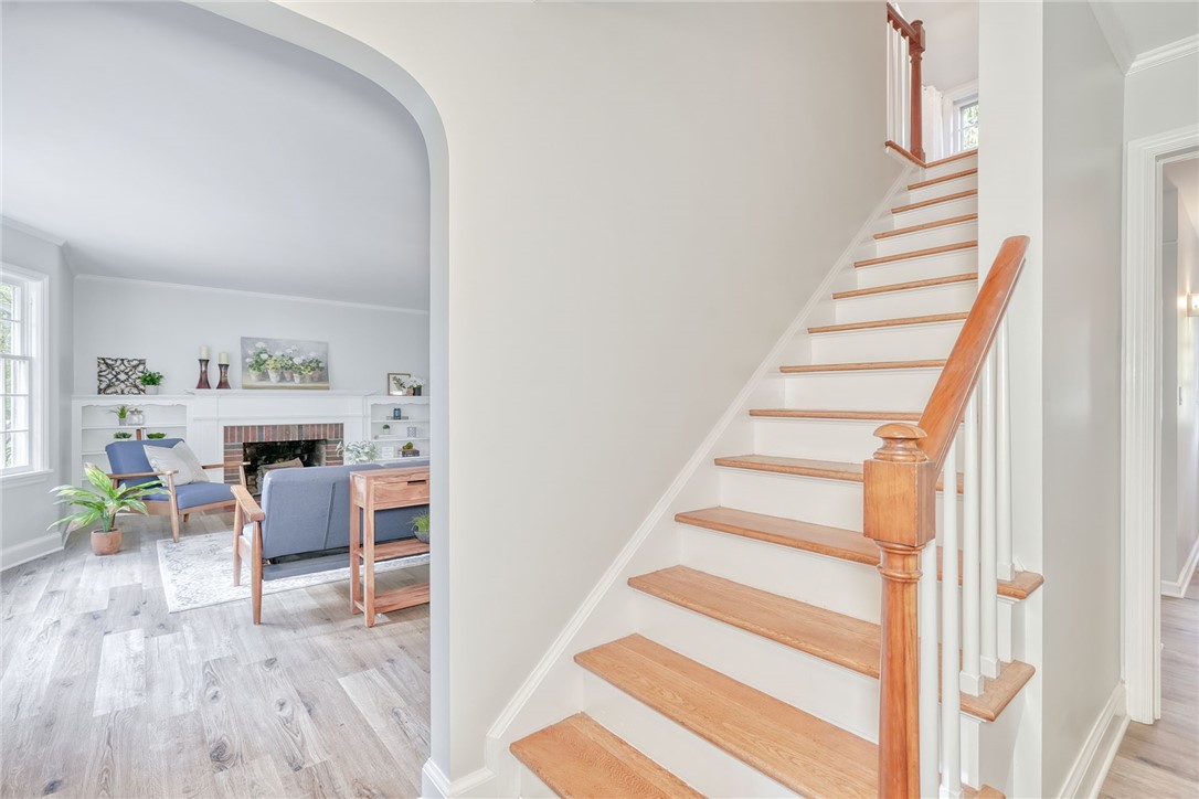 76 Valley View Crescent Irondequoit, NY 14617 - Photo 5 of 47