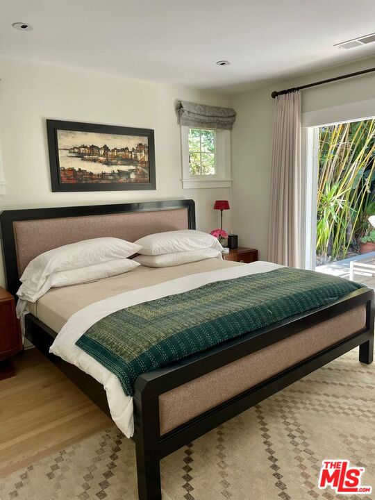 1434 North Spaulding Avenue Los Angeles, CA 90046 - Photo 13 of 19