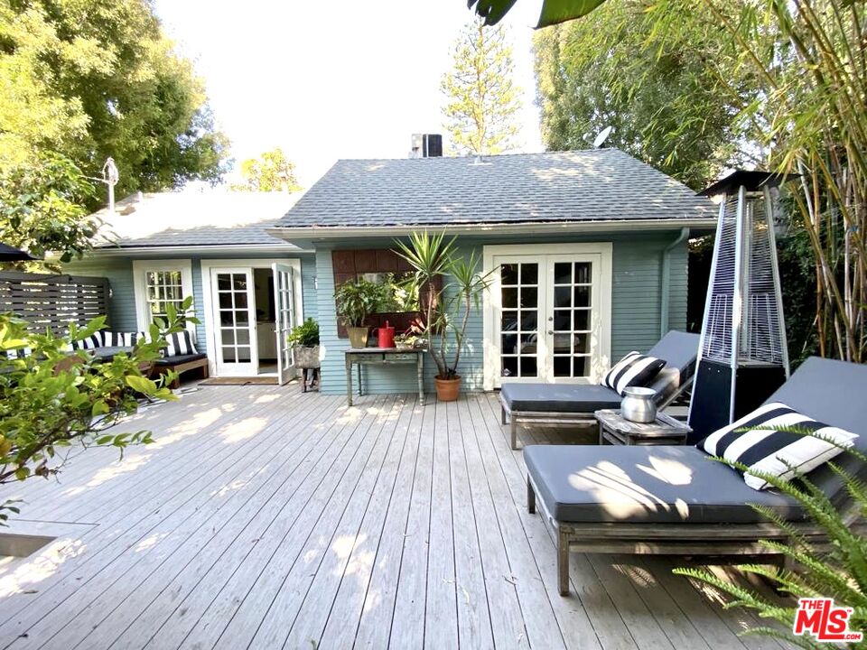 1434 North Spaulding Avenue Los Angeles, CA 90046 - Photo 17 of 19