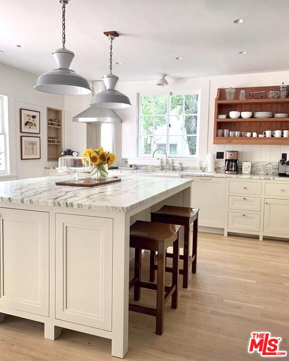 1434 North Spaulding Avenue Los Angeles, CA 90046 - Photo 9 of 19