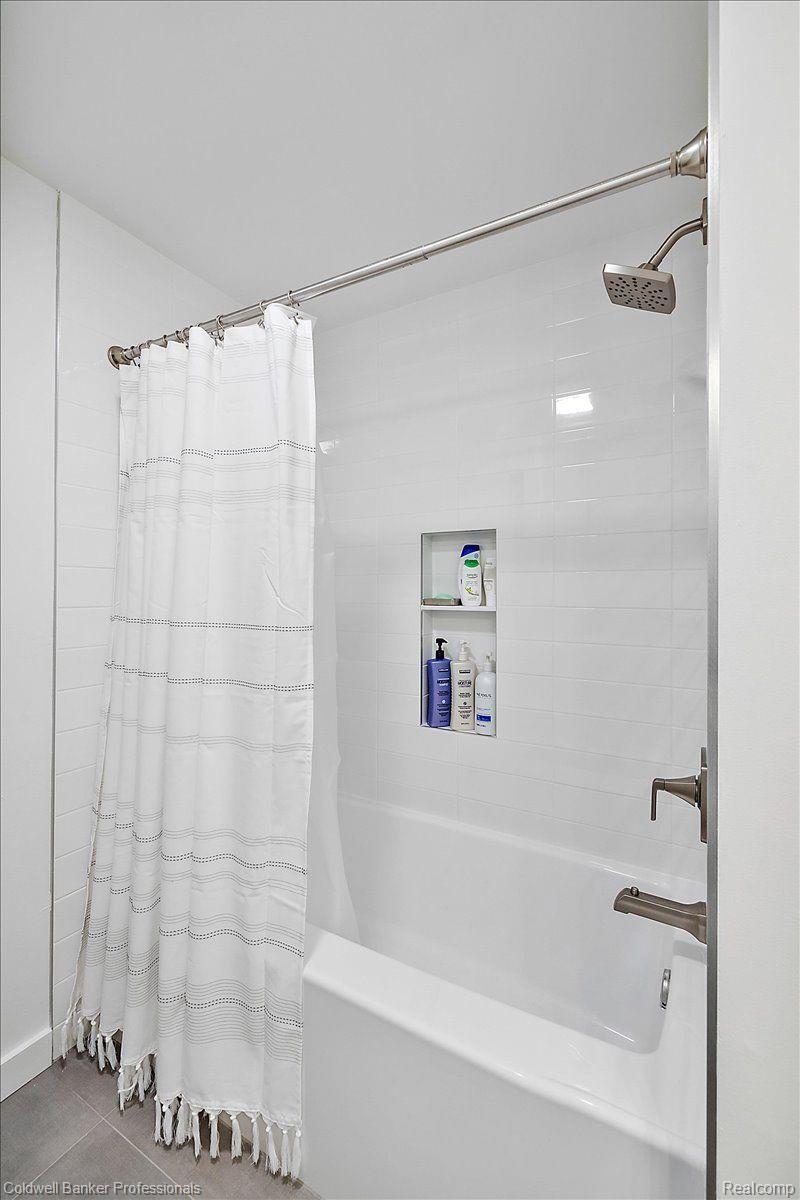 2812 Hartline Drive Rochester, MI 48309 - Photo 22 of 34