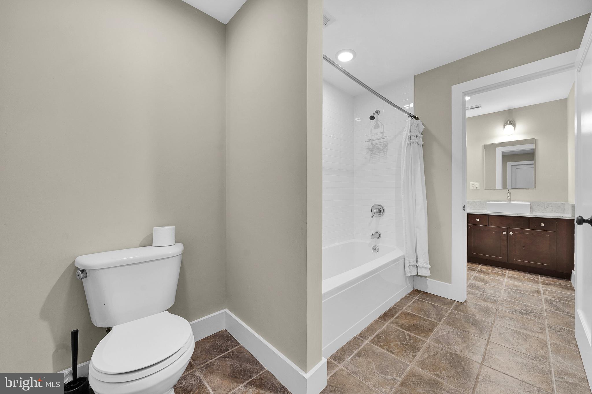 4743 Sheldon Street Philadelphia, PA 19127 - Photo 12 of 32