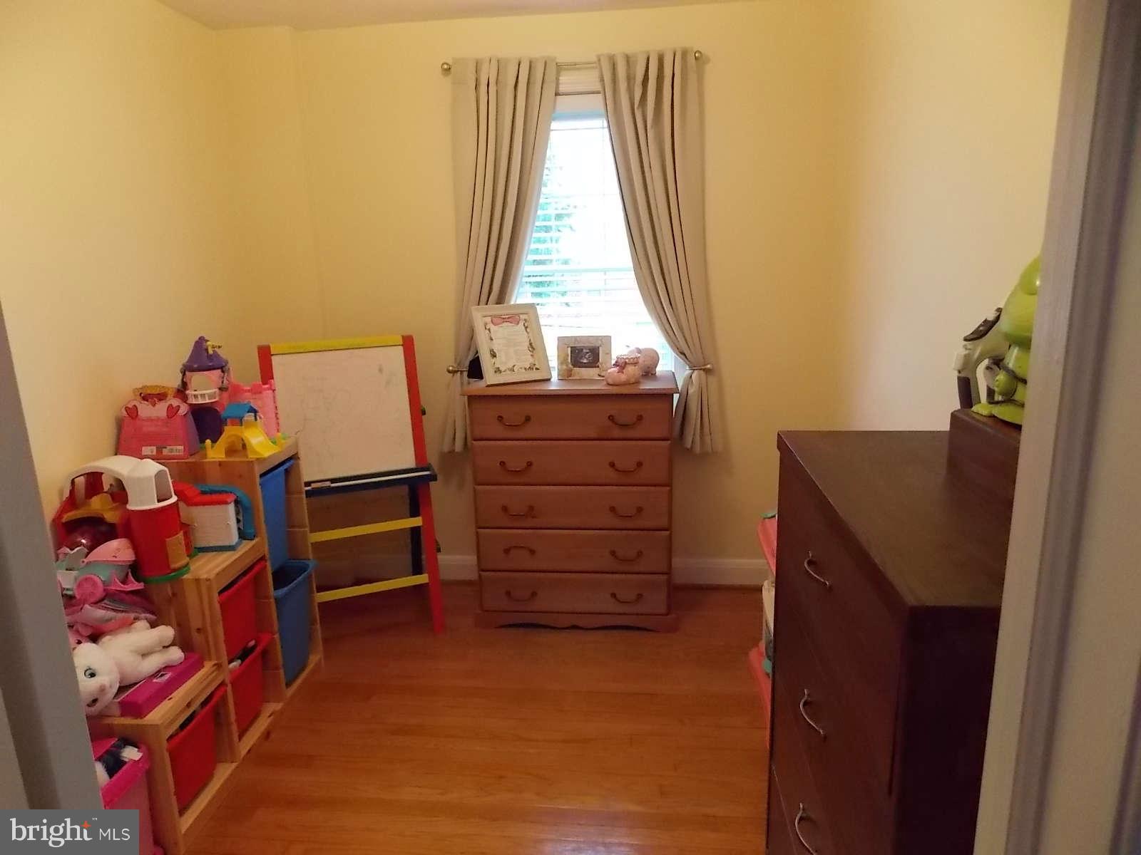 6121 Mt Ridge Road Baltimore, MD 21228 - Photo 12 of 20 Bedroom