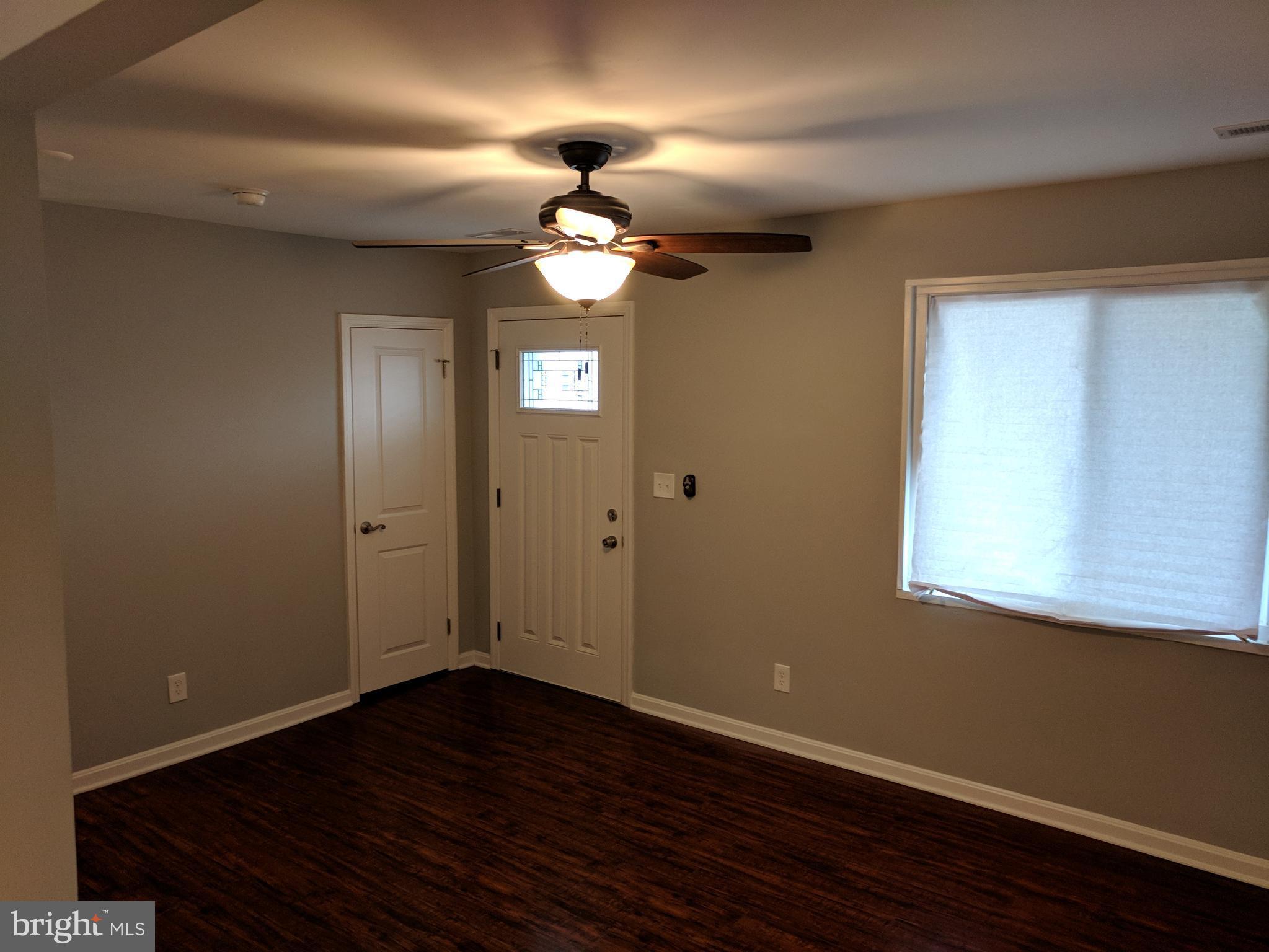 414 Elmwood Road Baltimore, MD 21206 - Photo 4 of 16 Living Room