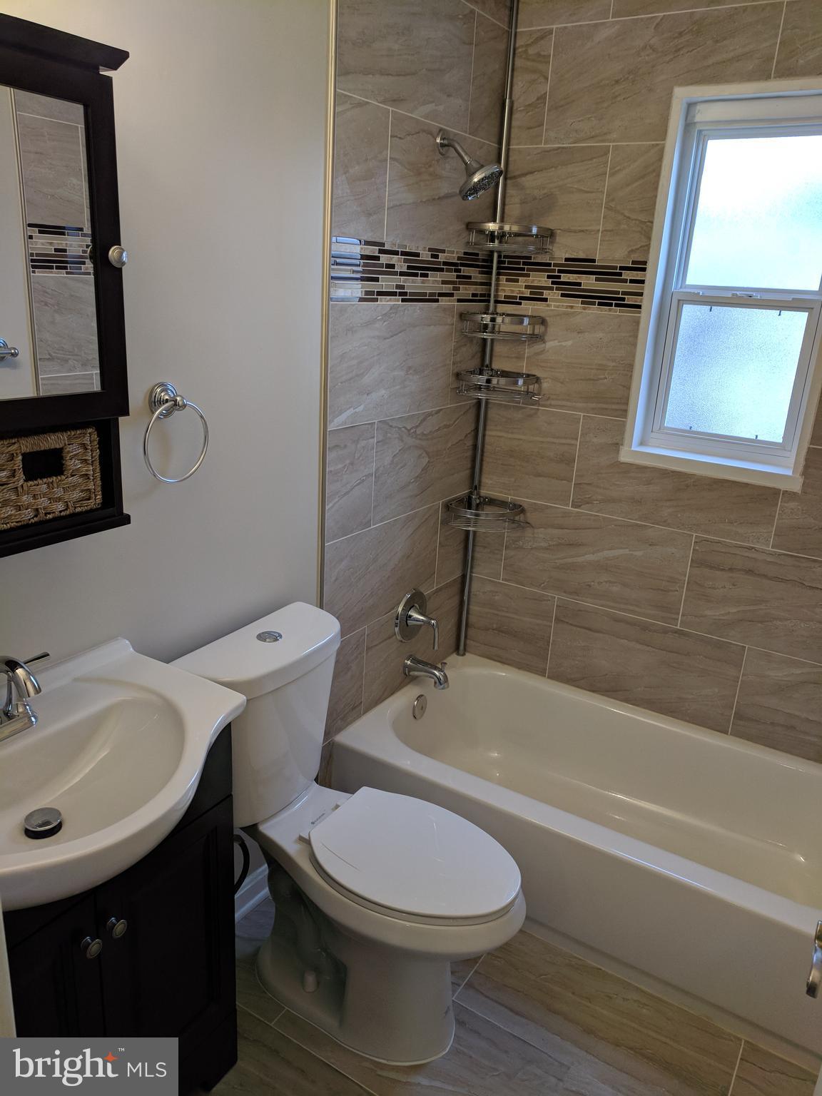 414 Elmwood Road Baltimore, MD 21206 - Photo 7 of 16 Bath (Master)