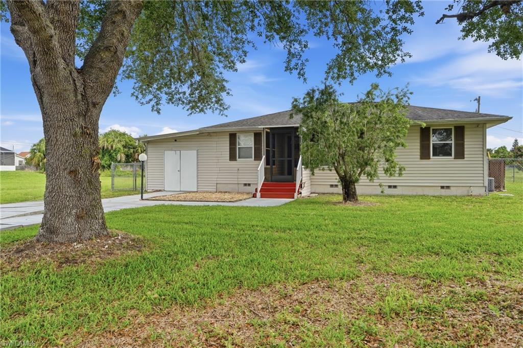4302 7th Street Southwest Lehigh Acres, FL 33976 - Photo 4 of 32
