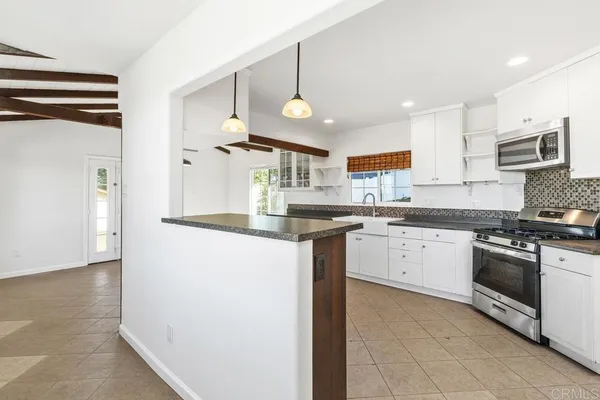 $4,950 | 835 Barsby Street, Unit MAIN HOUSE, Vista, CA 92084