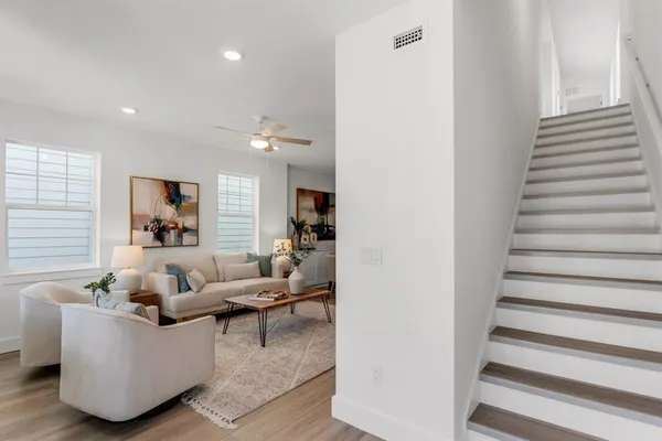 $3,900 | 1912 West Chestnut Street, Tampa, FL 33607