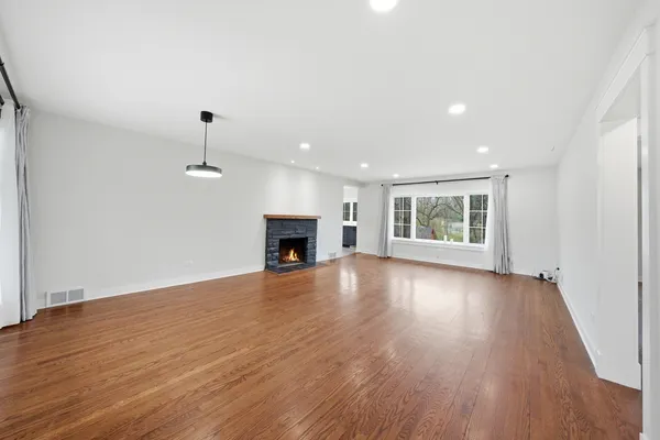 $589,500 | 11904 South 86th Avenue, Palos Park, IL 60464