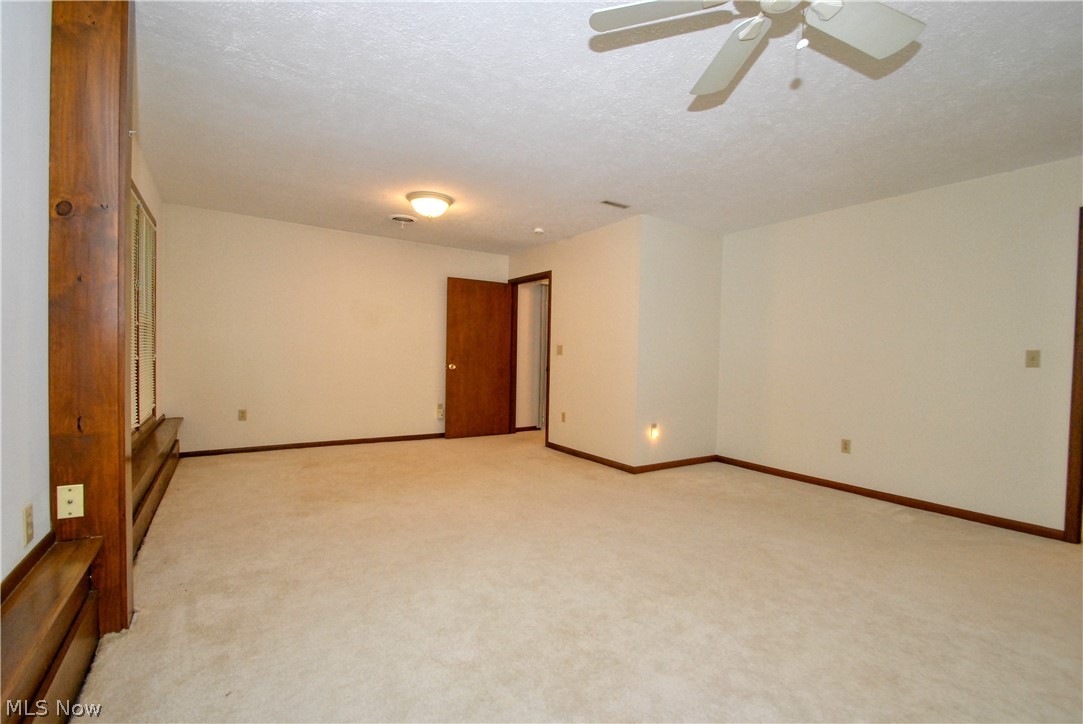 38036 Ridge Road Willoughby, OH 44094 - Photo 17 of 31