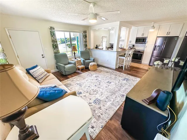 $159,000 | 1600 West Lake Parker Drive, Unit A6, Lakeland, FL 33805