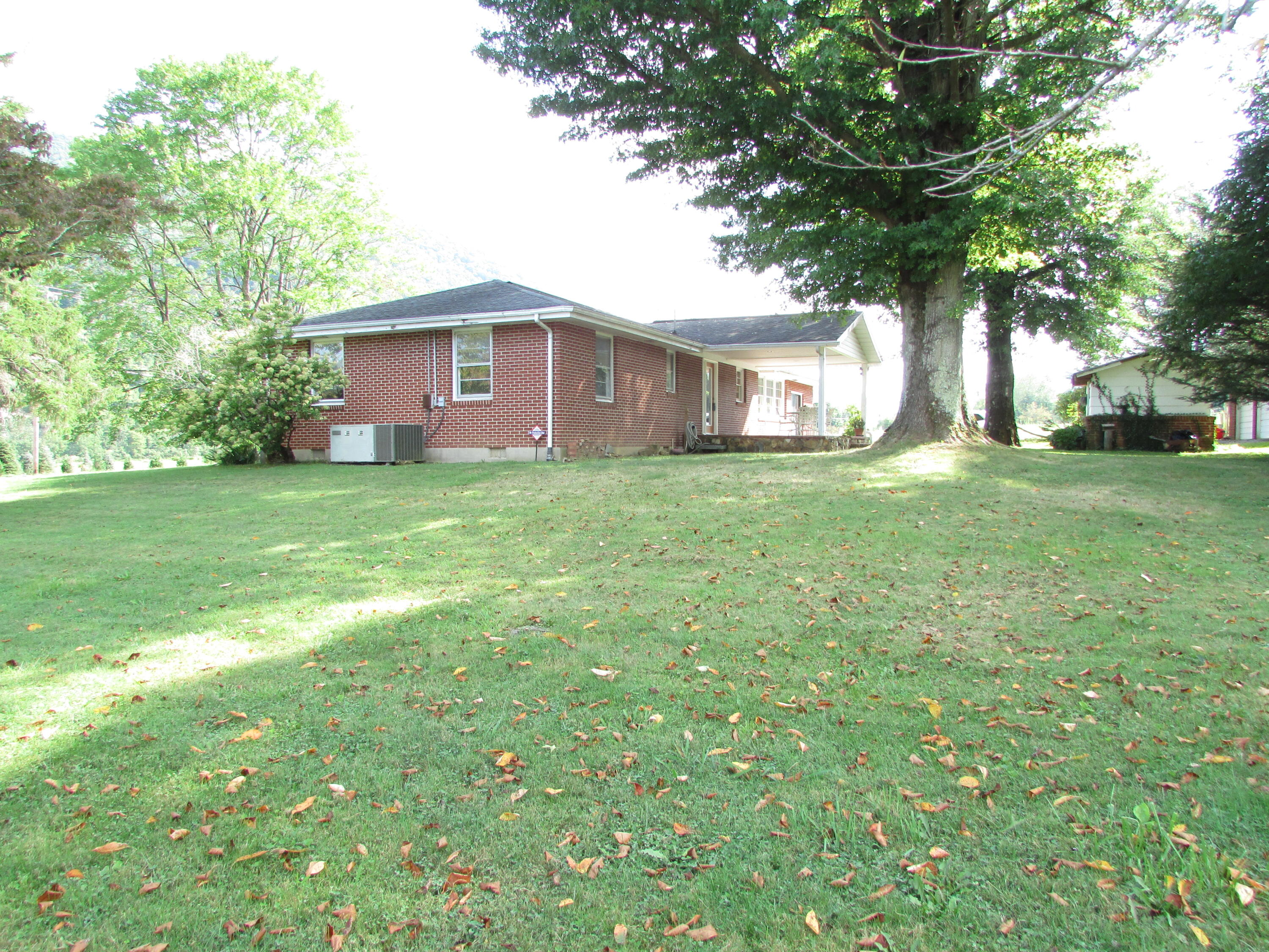 990 Rittertown Road Hampton, TN 37658 - Photo 11 of 45 990 Rittertown Road Hampton TN 37658 (15