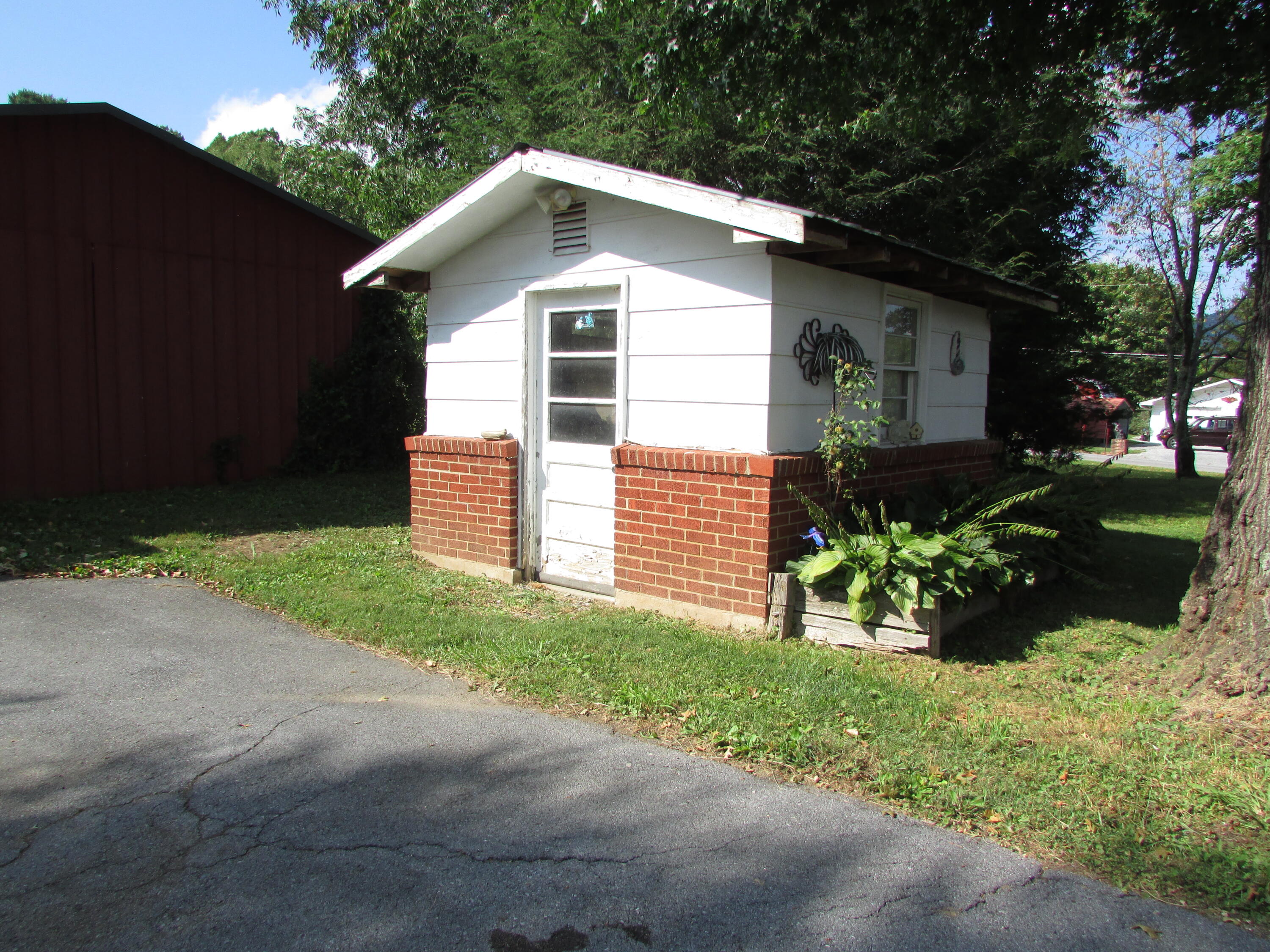 990 Rittertown Road Hampton, TN 37658 - Photo 13 of 45 990 Rittertown Road Hampton TN 37658 (18