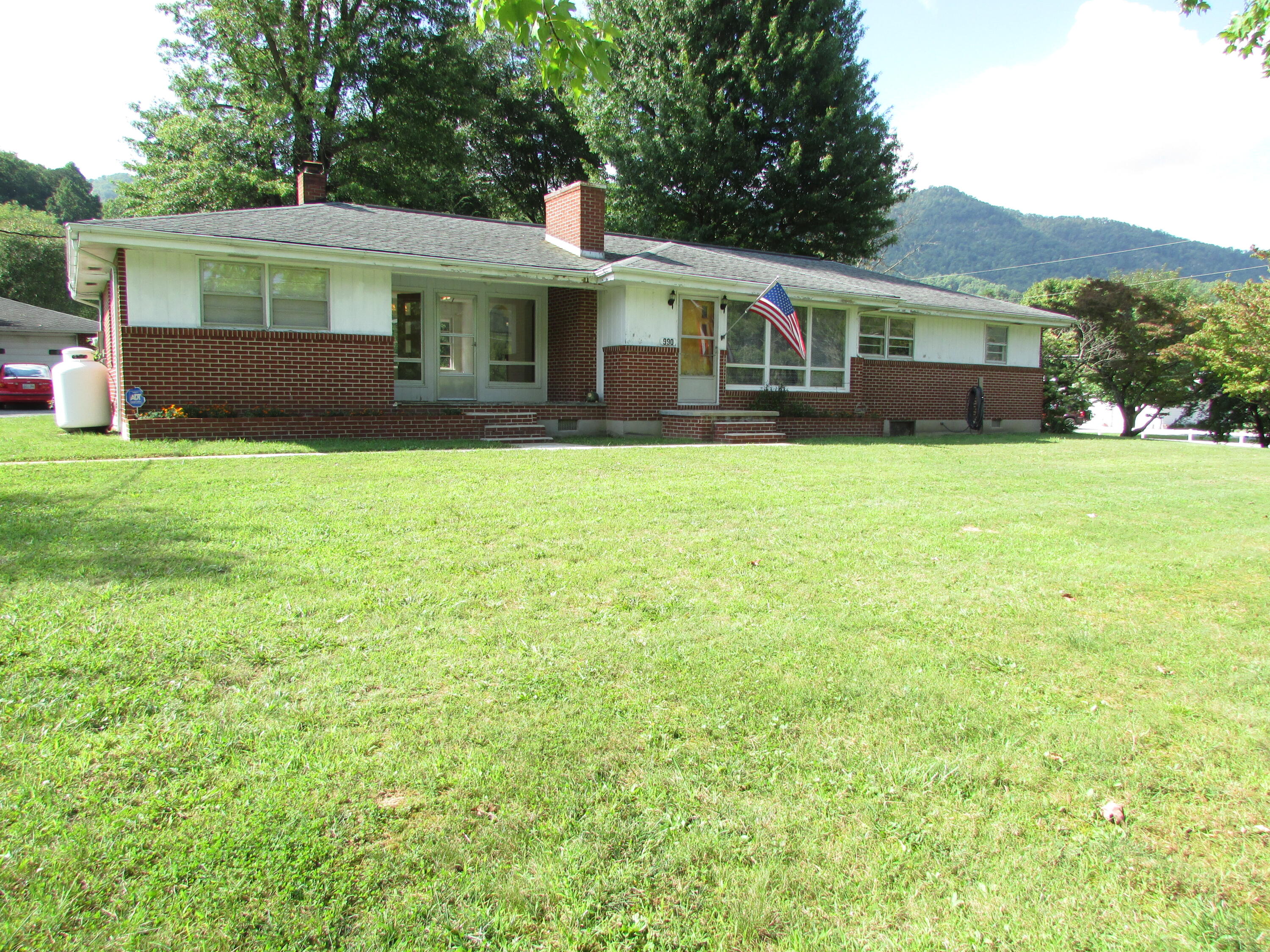 990 Rittertown Road Hampton, TN 37658 - Photo 4 of 45 990 Rittertown Road Hampton TN 37658 (8)