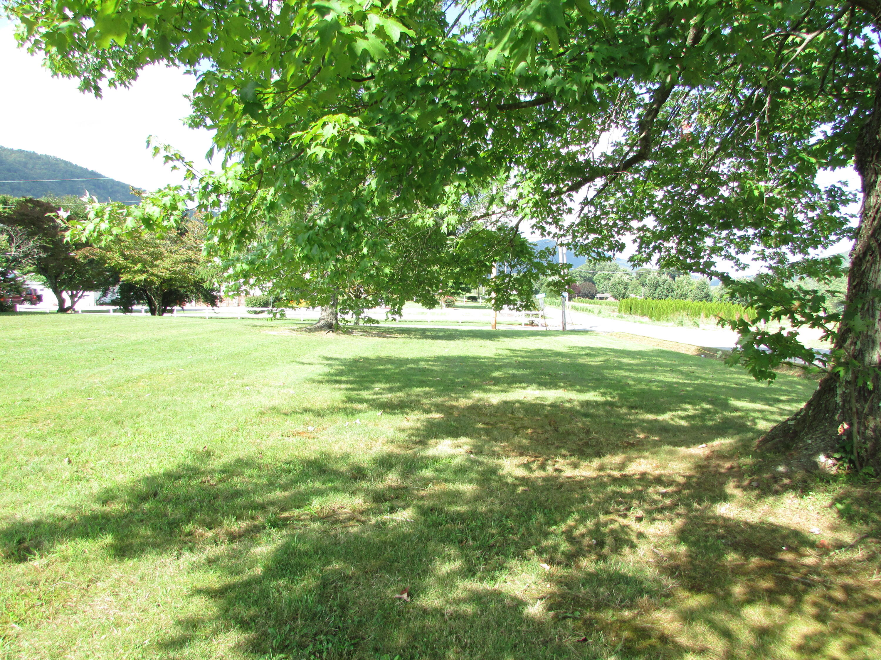 990 Rittertown Road Hampton, TN 37658 - Photo 5 of 45 990 Rittertown Road Hampton TN 37658 (9)