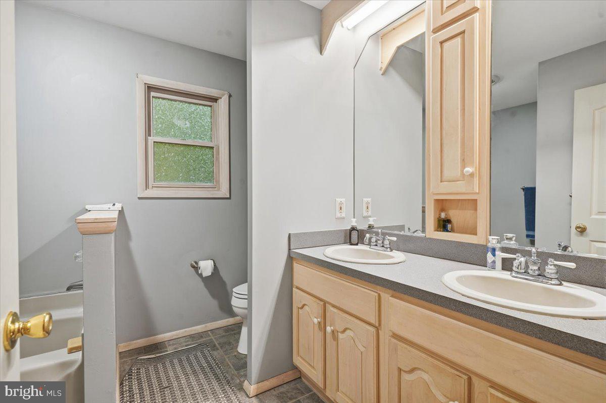 177 Jay Effort, PA 18330 - Photo 15 of 47 Spacious bathroom with modern finishes.