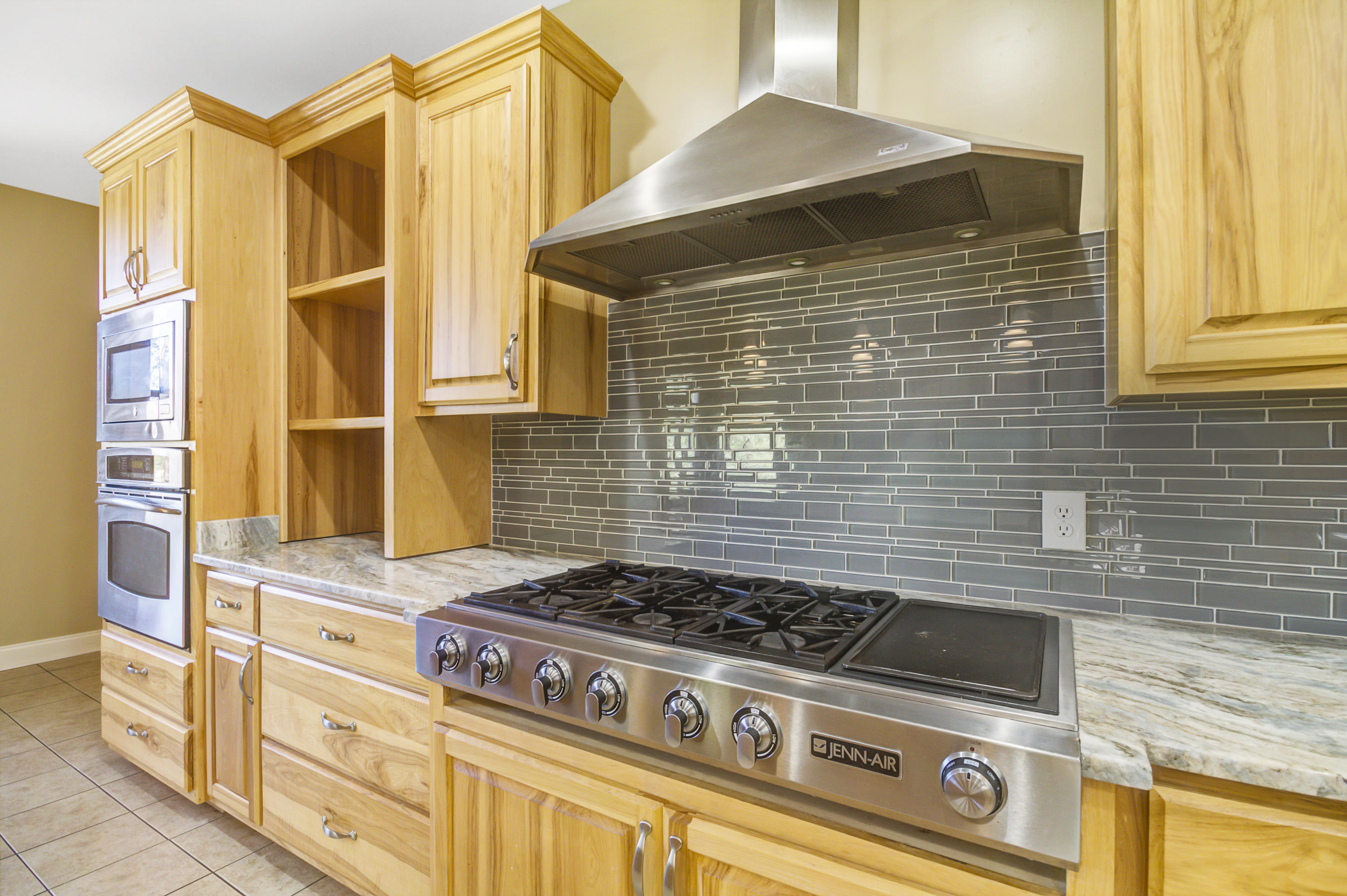 1676 Sandridge Road Dorchester, SC 29437 - Photo 13 of 57 Tile Backsplash