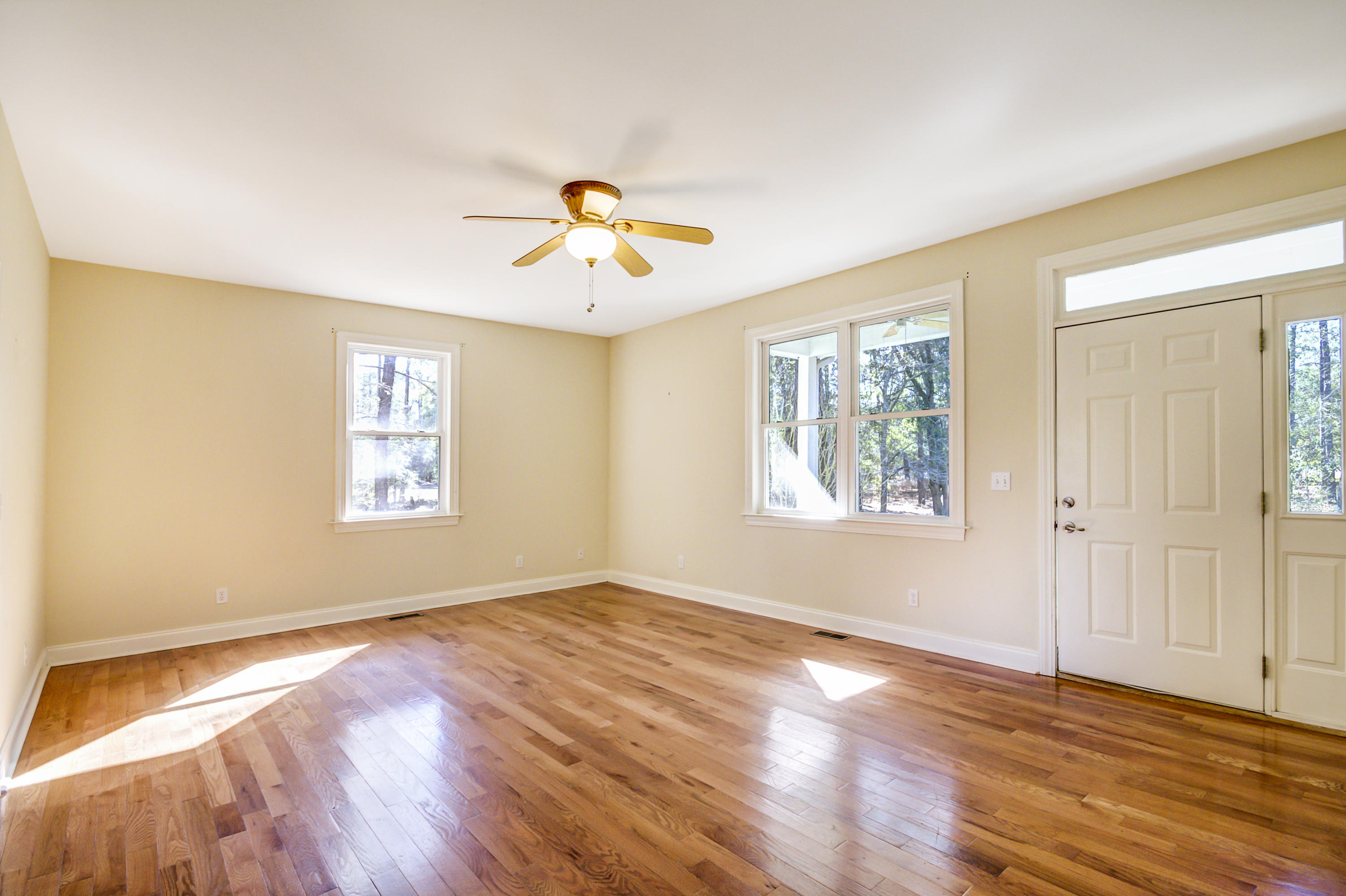 1676 Sandridge Road Dorchester, SC 29437 - Photo 30 of 57 Guest Living Room