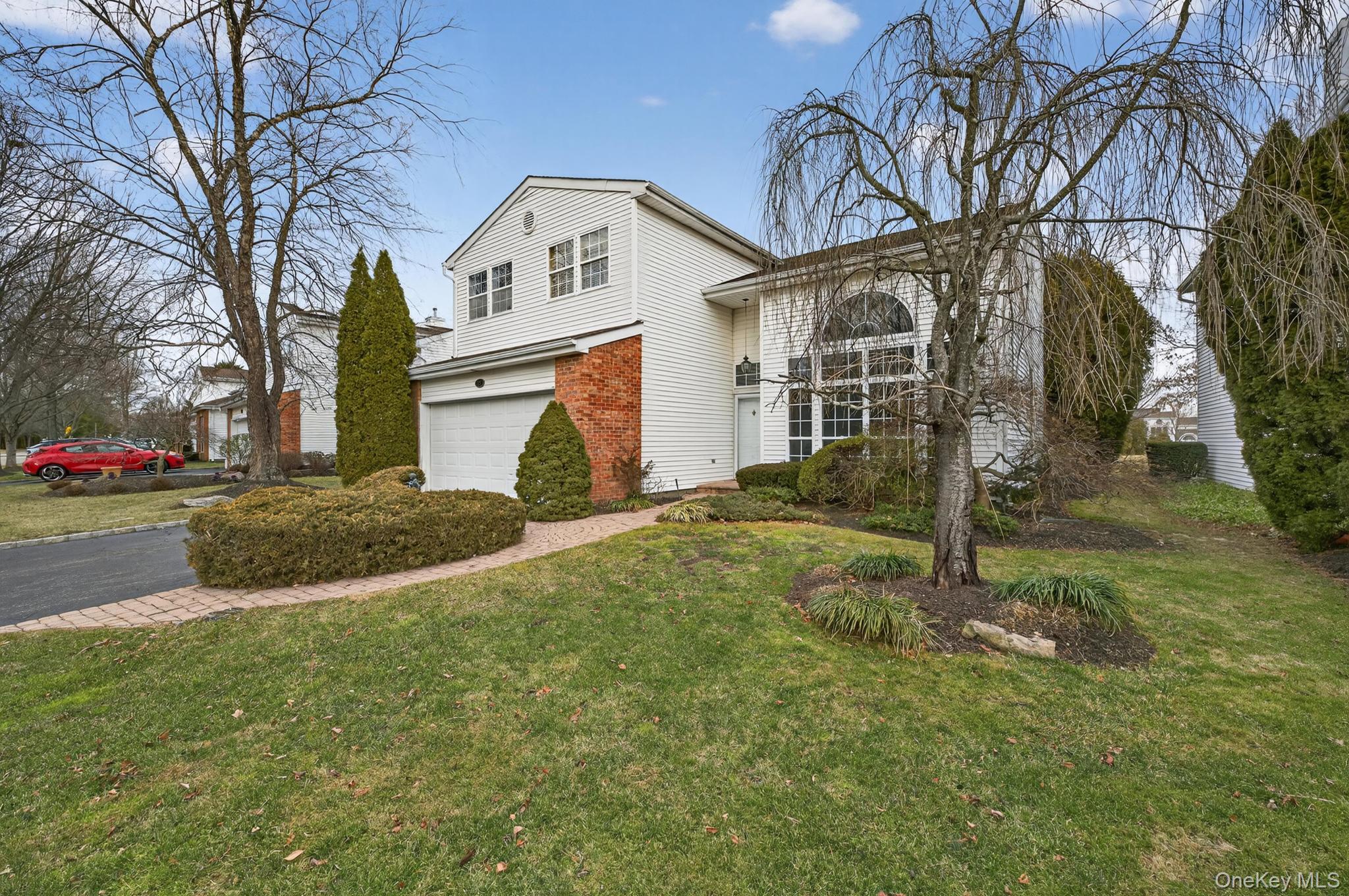 27 Hamlet Drive Commack, NY 11725 - Photo 2 of 40