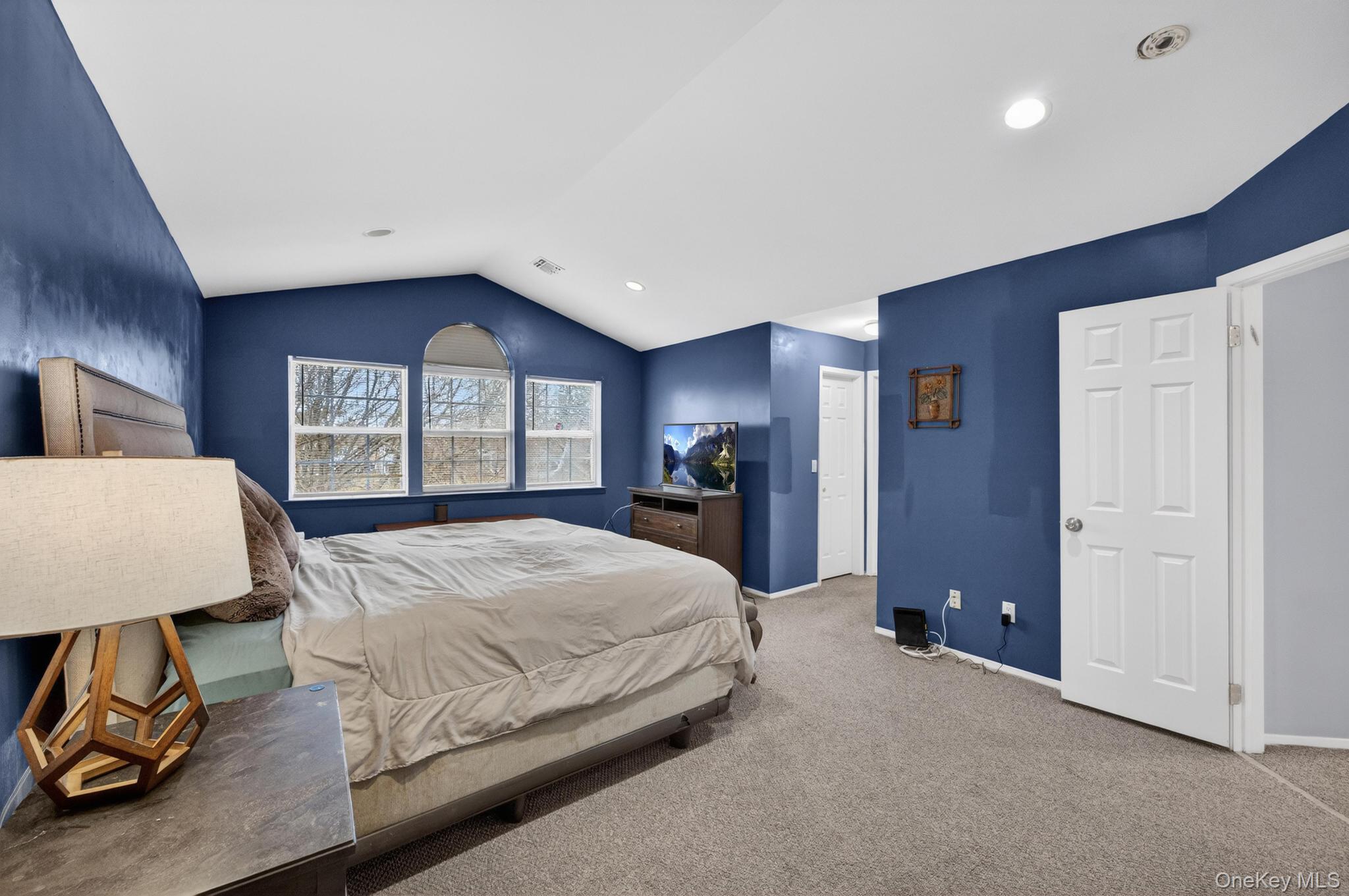 27 Hamlet Drive Commack, NY 11725 - Photo 22 of 40