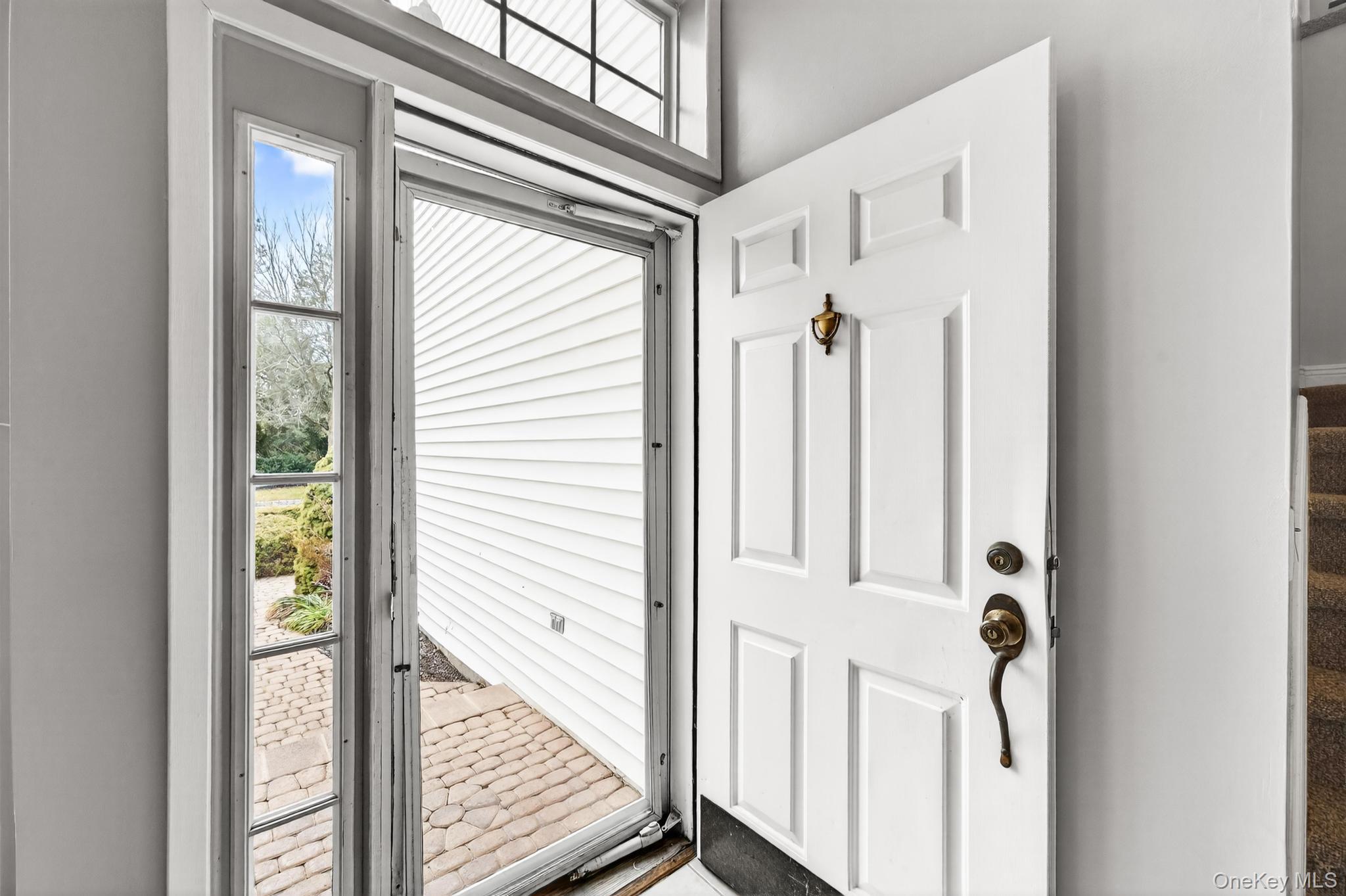 27 Hamlet Drive Commack, NY 11725 - Photo 3 of 40