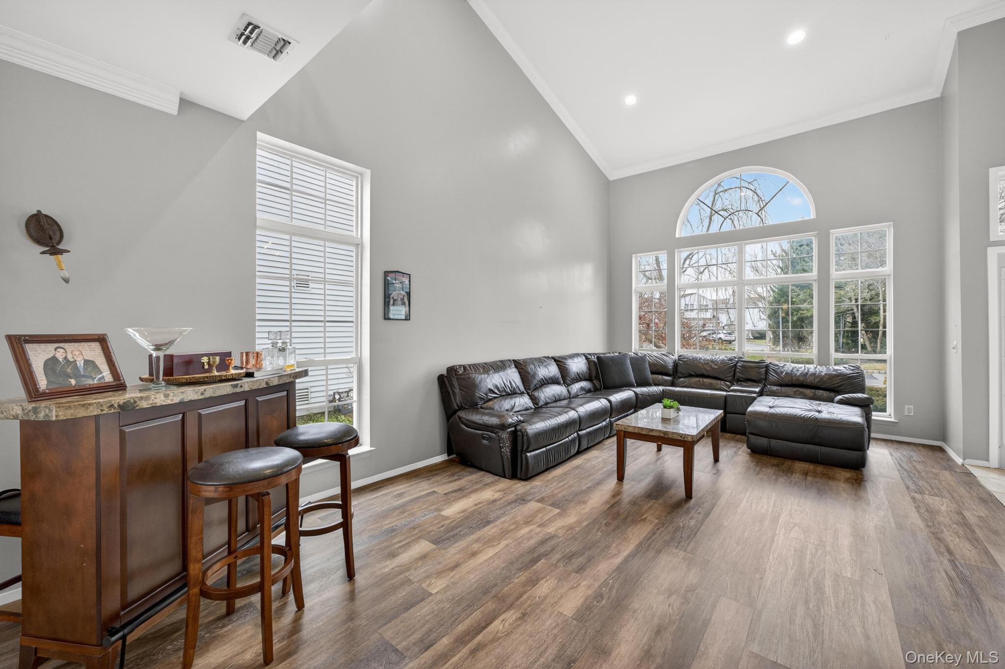 27 Hamlet Drive Commack, NY 11725 - Photo 6 of 40