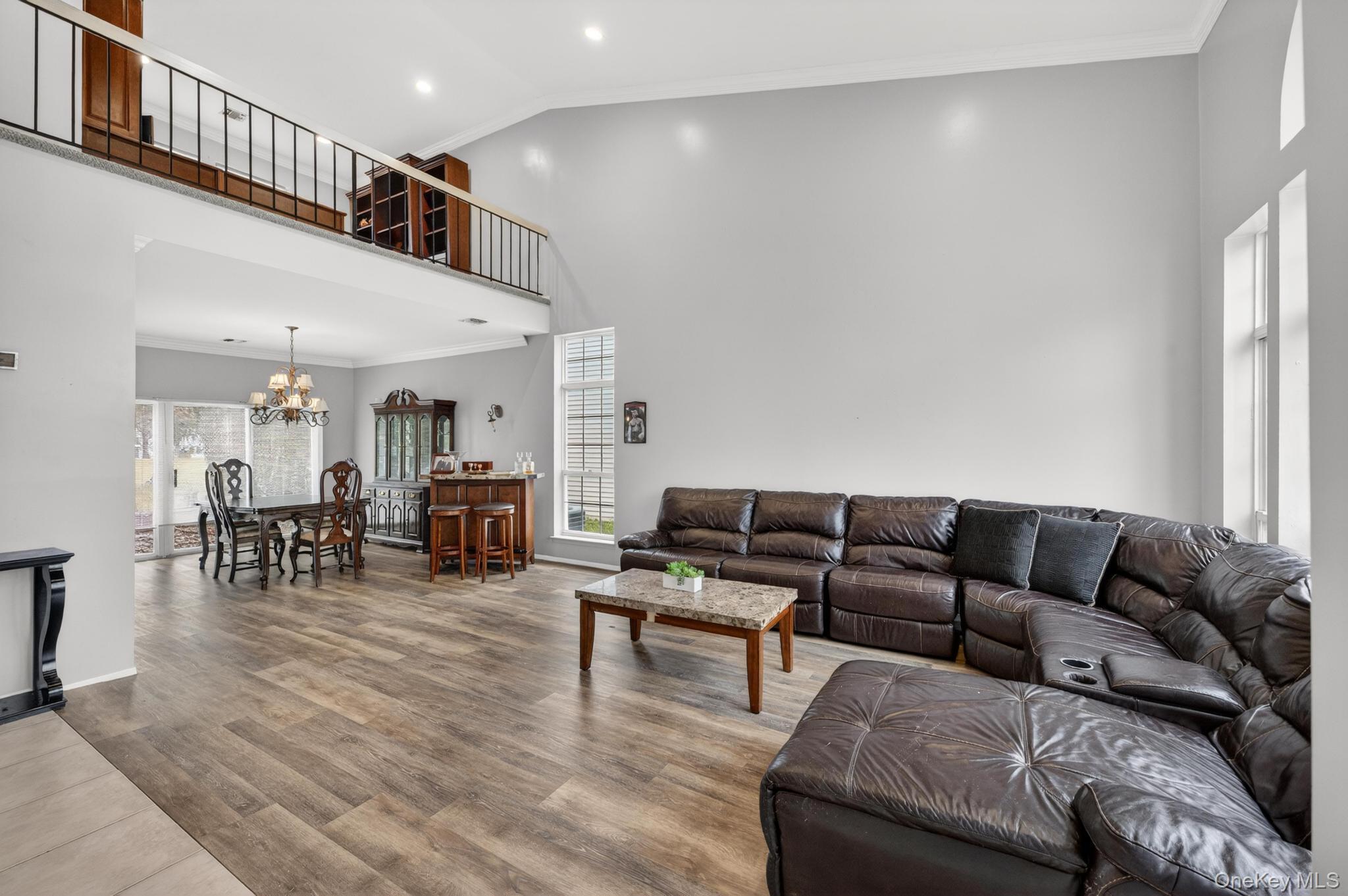 27 Hamlet Drive Commack, NY 11725 - Photo 7 of 40