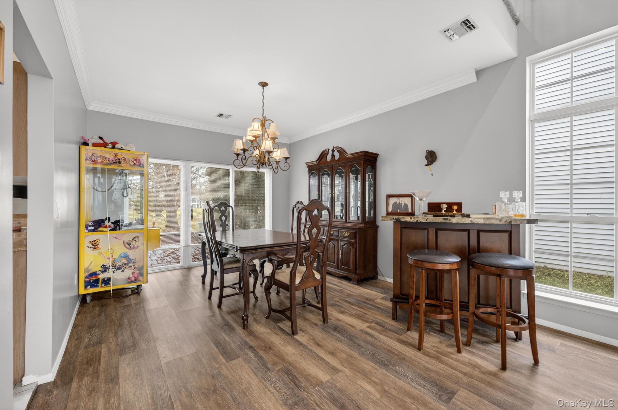 27 Hamlet Drive Commack, NY 11725 - Photo 10 of 40