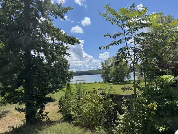 a view of a tennis court