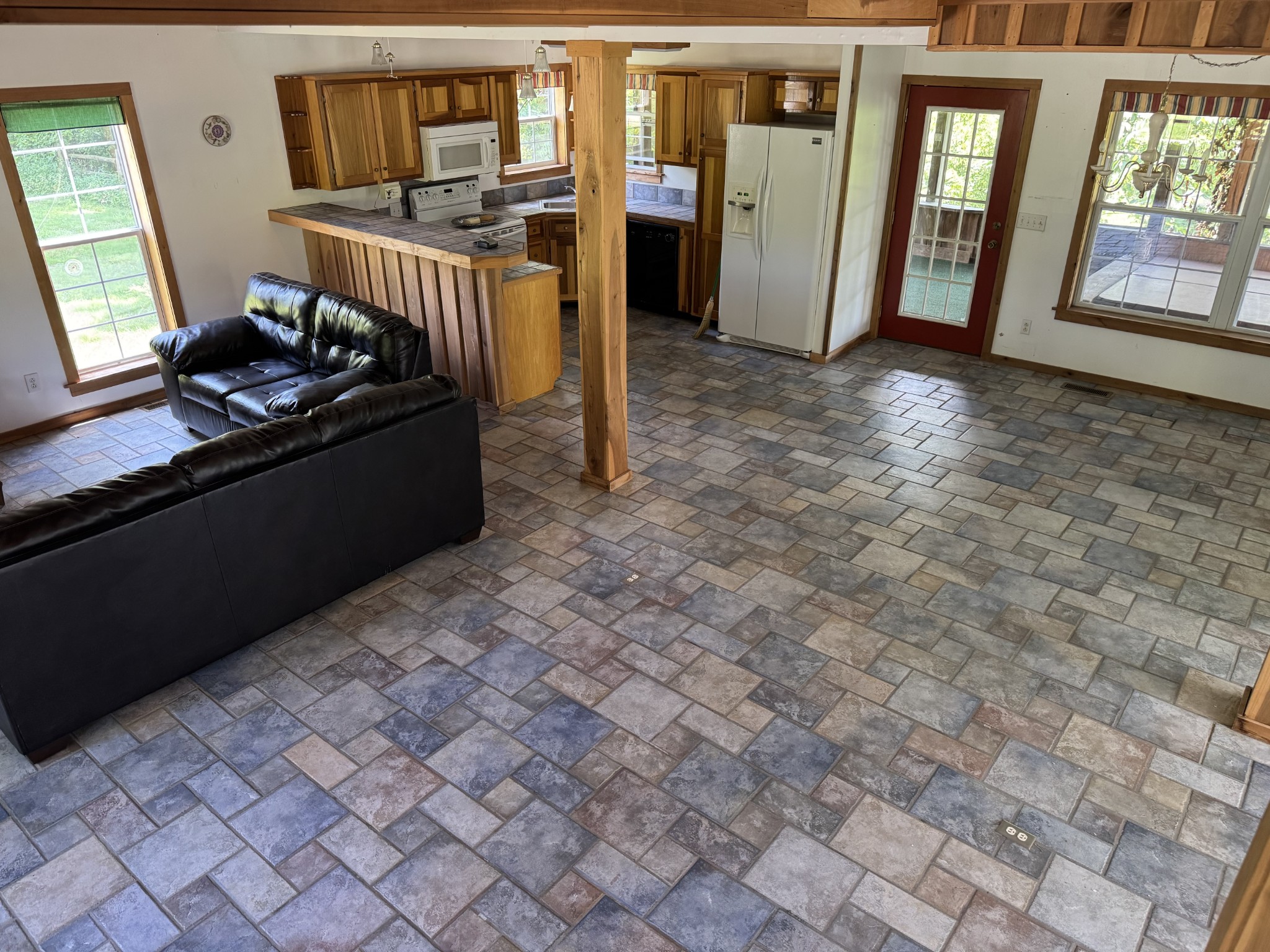 11175 Highway 147 Stewart, TN 37175 - Photo 8 of 29 a kitchen that has a sink and a stove