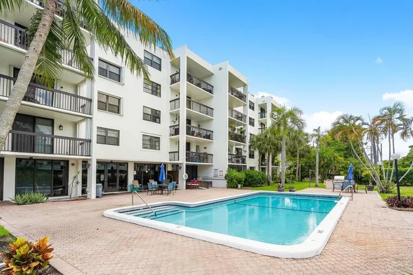 $294,900 | 2707 Northeast 14th Street Causeway, Unit 305, Pompano Beach, FL 33062