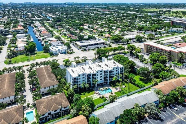 $294,900 | 2707 Northeast 14th Street Causeway, Unit 305, Pompano Beach, FL 33062