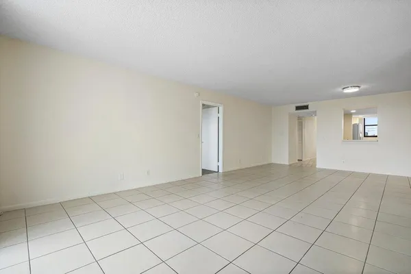 $294,900 | 2707 Northeast 14th Street Causeway, Unit 305, Pompano Beach, FL 33062