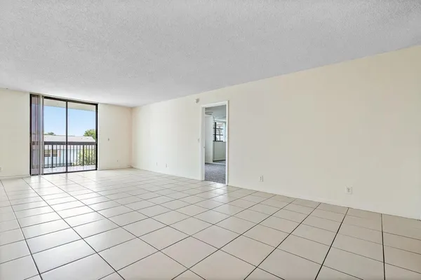 $294,900 | 2707 Northeast 14th Street Causeway, Unit 305, Pompano Beach, FL 33062