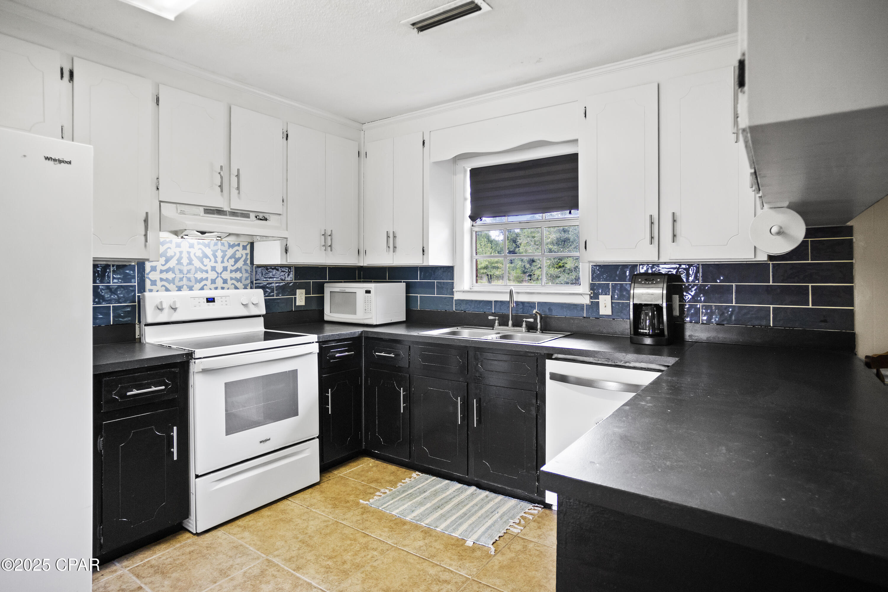 3572 Highway 69 Grand Ridge, FL 32442 - Photo 16 of 39 Gallery Image 16