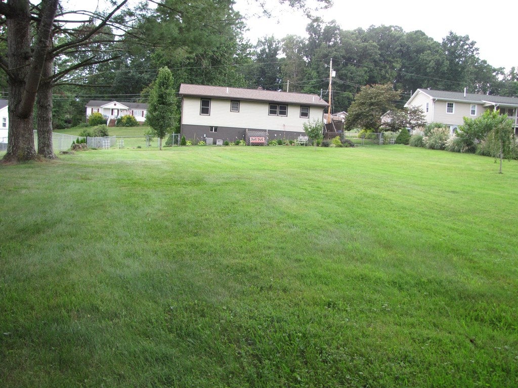 317 Fox Fire Road Max Meadows, VA 24360 - Photo 21 of 24 Gallery Image 21