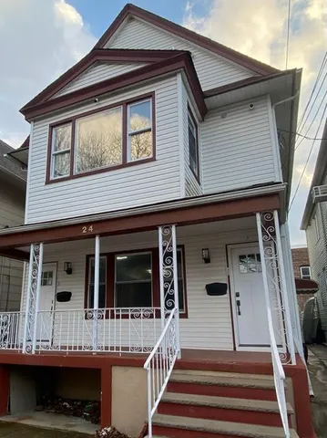 $1,700 | 24 West 35th Street, Unit 4, Bayonne, NJ 07002