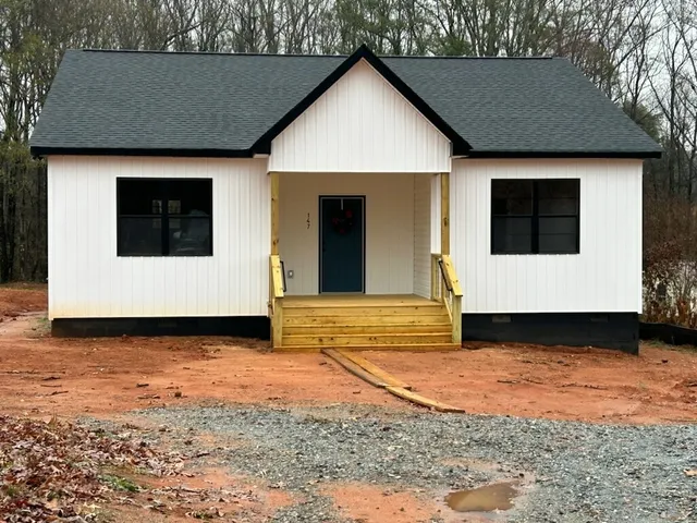 $282,500 | 145 Highland Hills Drive, Campobello, SC 29322