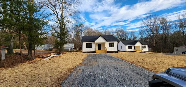 $282,500 | 145 Highland Hills Drive, Campobello, SC 29322