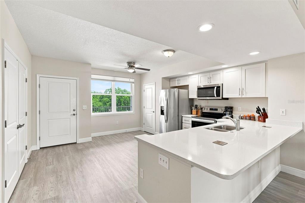 960 Starkey Road, Unit 9205 Largo, FL 33771 - Photo 9 of 51 Gallery Image 9