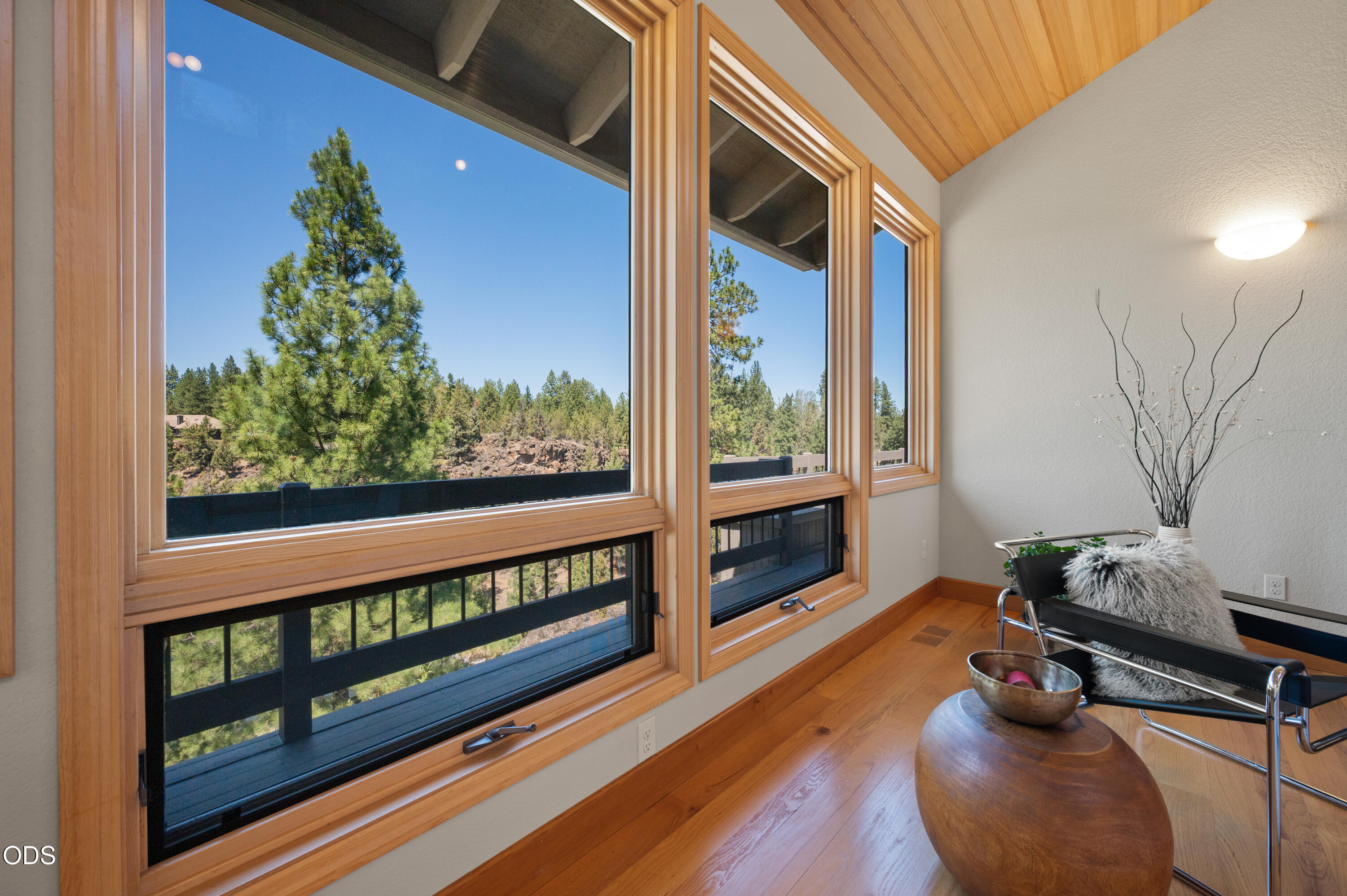 4211 Northwest Lower Village Road Bend, OR 97703 - Photo 16 of 58