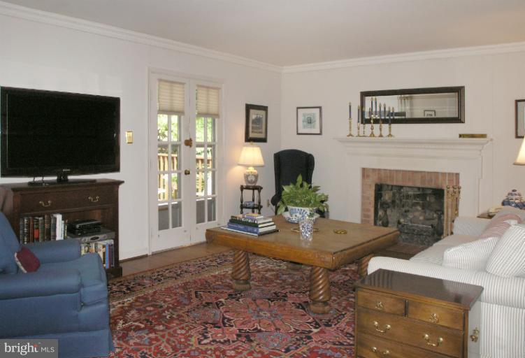 1308 Deep Run Lane Reston, VA 20190 - Photo 12 of 30 Family Room