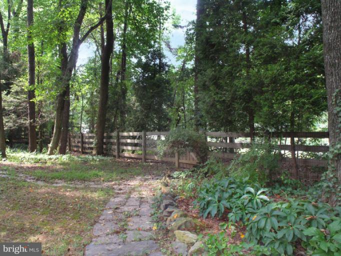 1308 Deep Run Lane Reston, VA 20190 - Photo 14 of 30 Backyard Fence